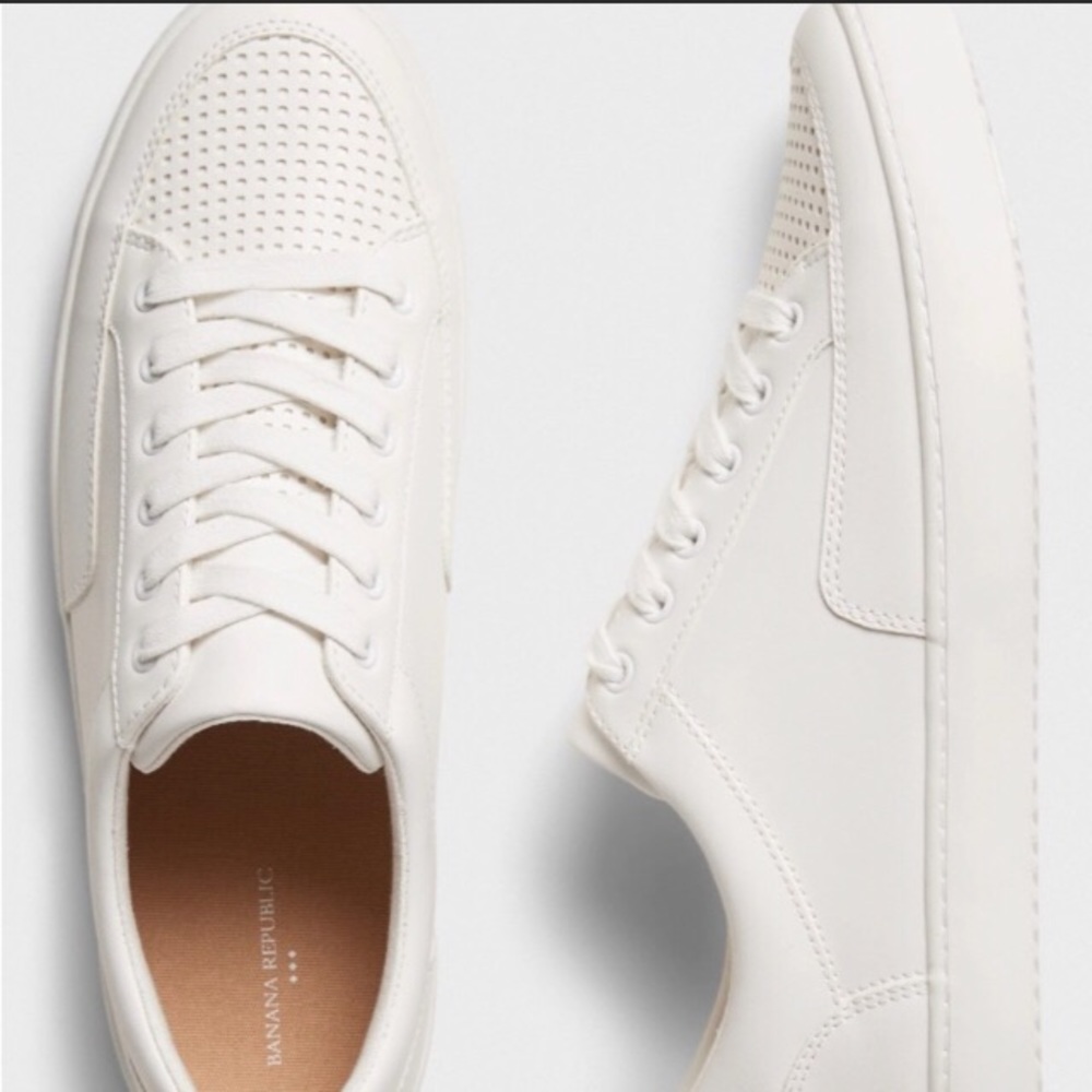 Banana Republic Essential Sneaker size 10